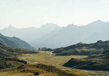 Landschaftsbild, im Hintergrund die Neue Regensburger Hütte